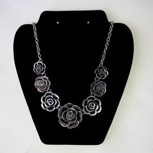 In Full Bloom | Rose Necklace